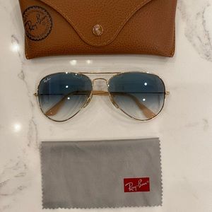 Ray Ban aviator sunnies